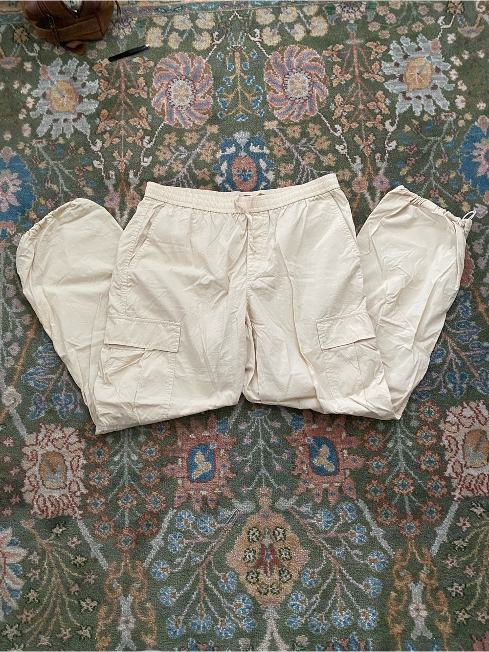 Uniqlo Cream Cargo Joggers